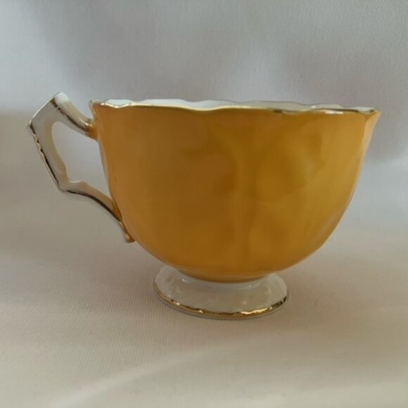 Aynsley England Bone China golden petal tea cup without saucer - Picture 2 of 4